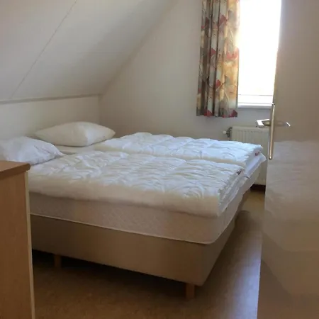 For 6 People Near Vakantiehuis Sint Maartensvlotbrug