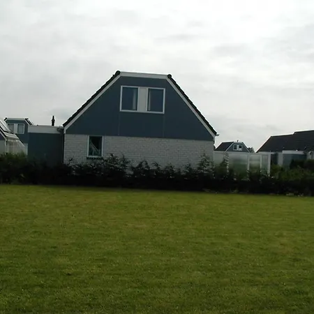 Comfortable For 6 People Near Sint Maartensvlotbrug