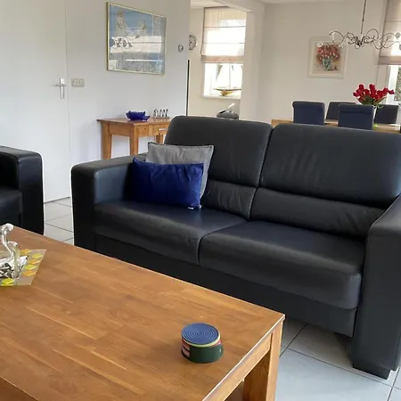 Ferienhaus Comfortable For 6 People Near Sint Maartensvlotbrug